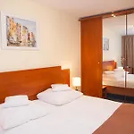 Ikar Hotel 3*