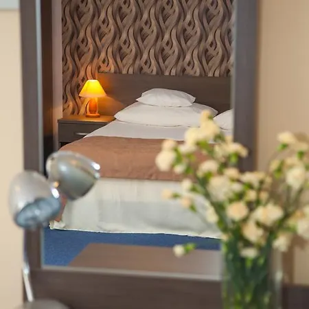 Hotel Ikar 3*