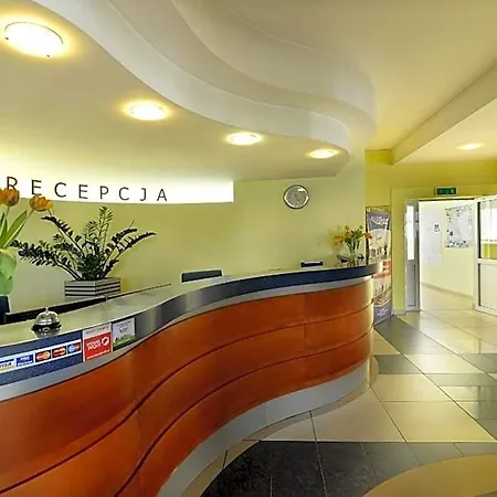 Hotel Ikar 3*