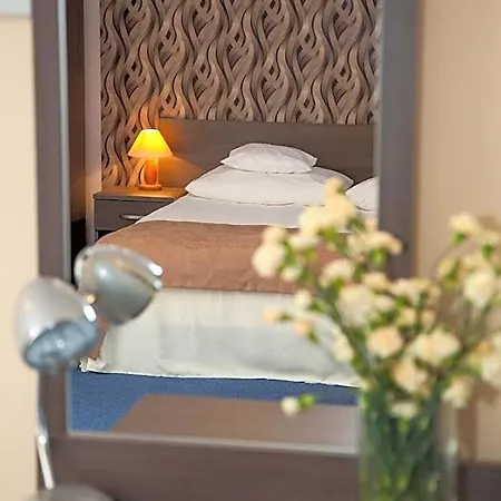 Hotel Ikar 3*