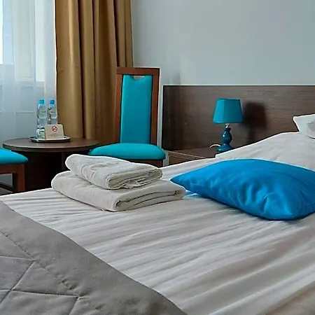 Hotel Ikar 3*